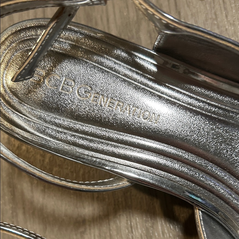 BCBGeneration Silver Heels - Picture 3 of 10